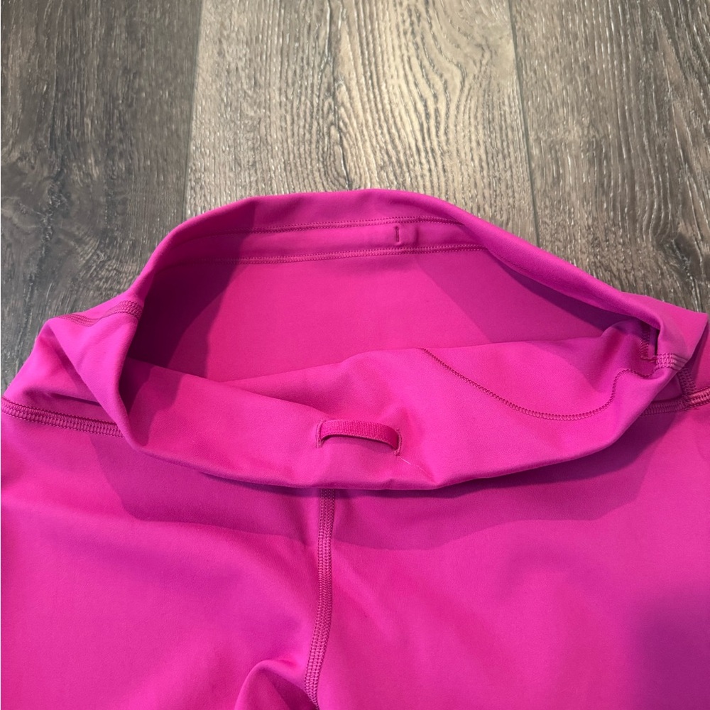 Women’s Lululemon 7/8 leggings size 6 hot pink